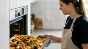 Hoe lang moeten groenten in de oven en op welke temperatuur?