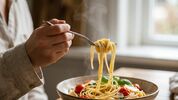 Wat betekent al dente en hoe weet je wanneer je pasta goed is?