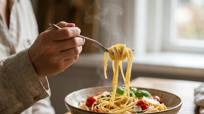 Wat betekent al dente en hoe weet je wanneer je pasta goed is?