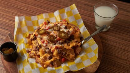 Nachos met zelfgemaakte kaassaus