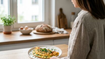 Hoe krijg je een omelet mooi luchtig?
