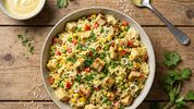 Rijstsalade met kip en kerrie